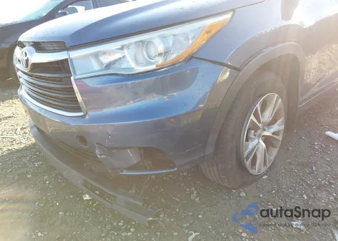 2015 Toyota Highlander Le Plus V6 z USA, uszkodzony, nr VIN 5TDZKRFHXFS096891